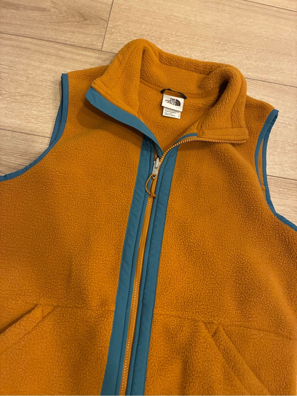 The North Face Men’s Carbondale Fleece Vest  Timber Brown Size S